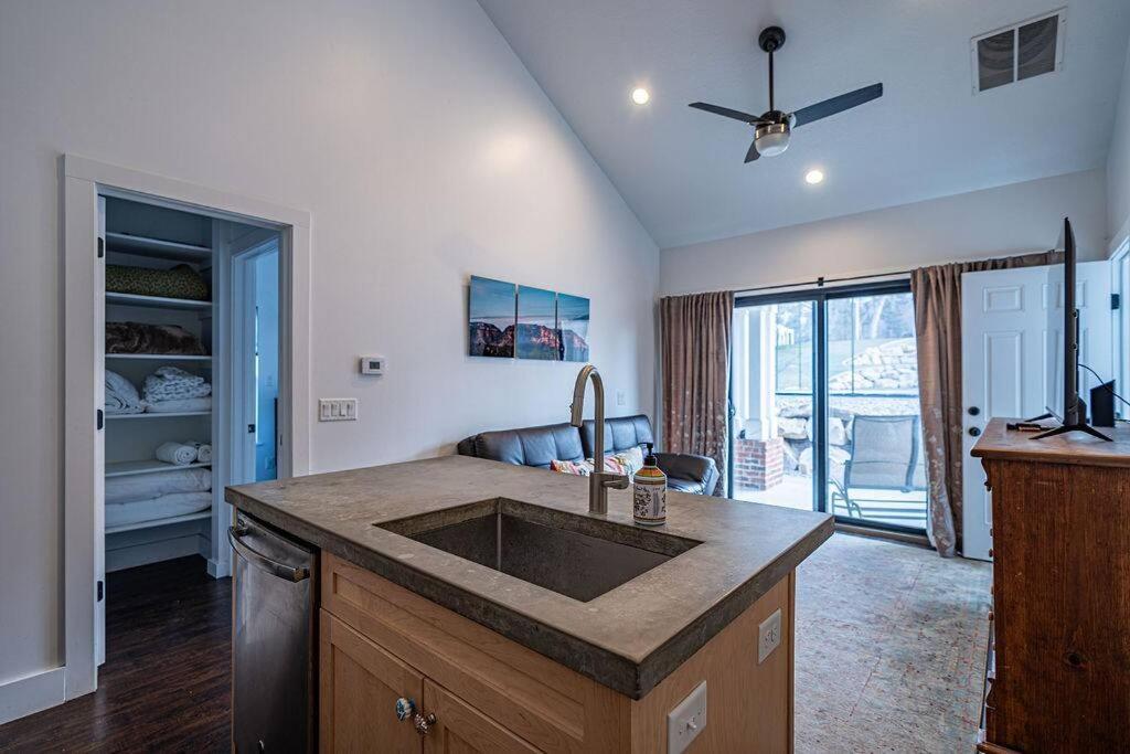 - 1 Bedroom North Salt * Bountiful